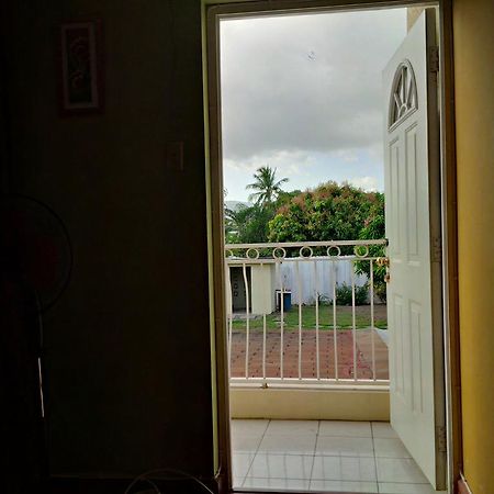 Impeccable Guest Rooms 2 كينغستون الغرفة الصورة