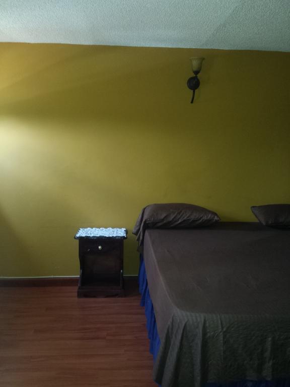 Impeccable Guest Rooms 2 كينغستون الغرفة الصورة