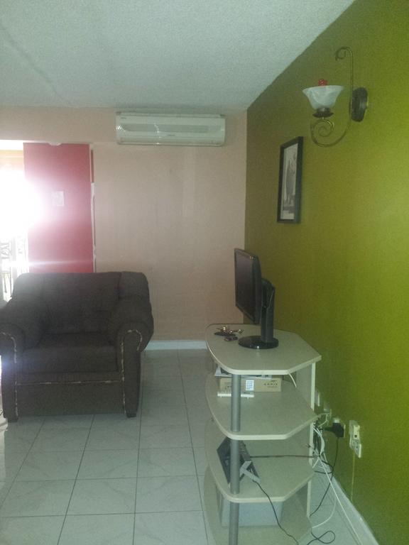 Impeccable Guest Rooms 2 كينغستون المظهر الخارجي الصورة