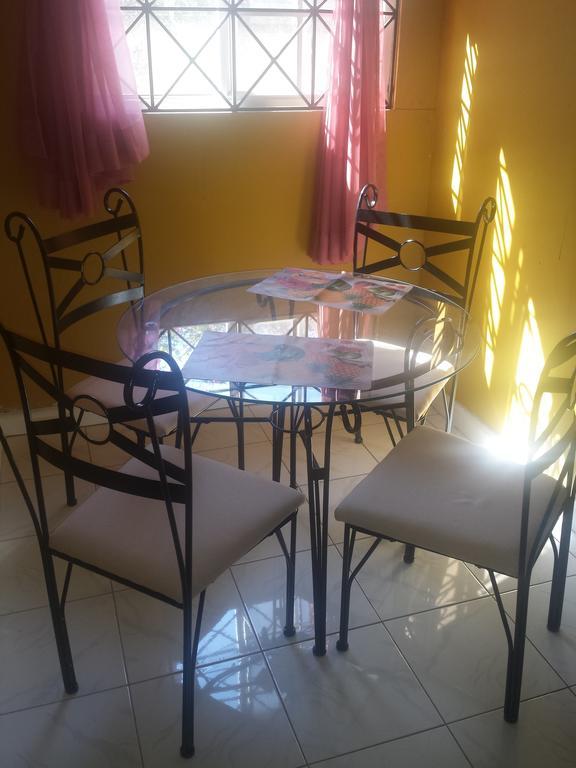 Impeccable Guest Rooms 2 كينغستون المظهر الخارجي الصورة